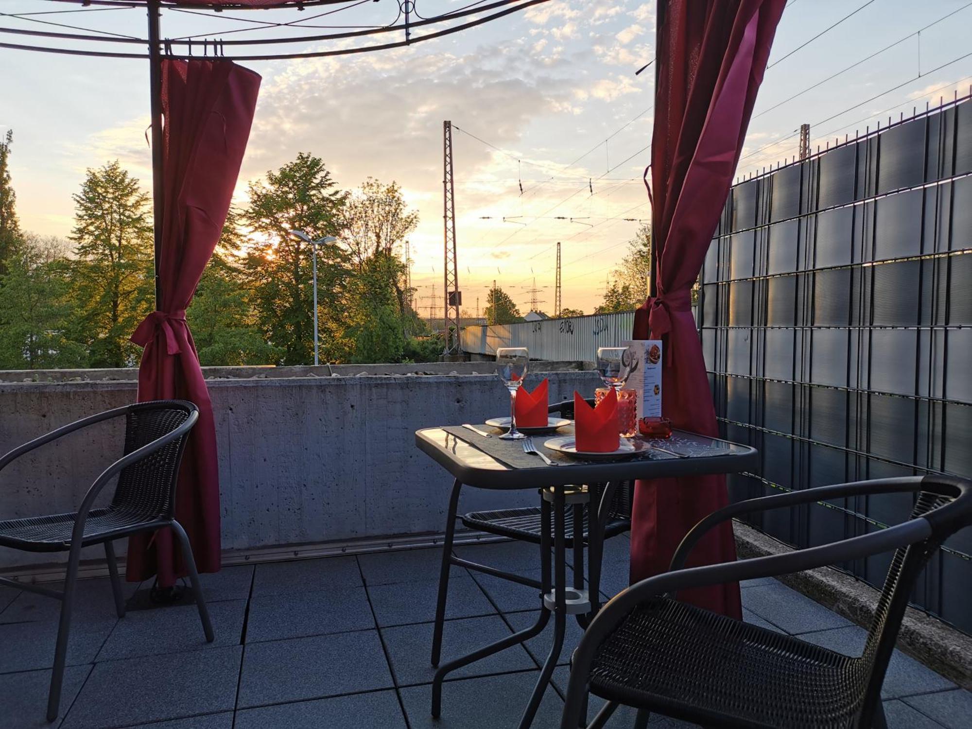 Minsu Hotel Mülheim an der Ruhr Exteriör bild